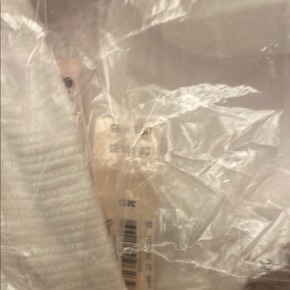 Victoria's Secret White Razorback Bra - Picture 4 of 4